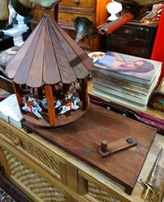 Giostra in legno vintage fatta