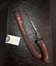 Elmetto samurai Kabuto-wari spezzatore in lacca rossa Koshirae, epoca Edo antico