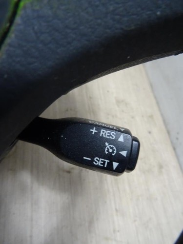 Volante toyota auris touring - volante,