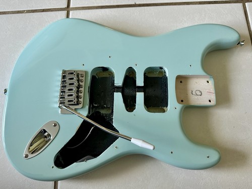 Squier stratocaster body sonic - stratocaster,