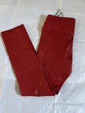 Leggings Capri SPRWMN in pelle rossa con cuciture interne 24" TAGLIA L