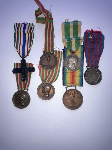 Lotto medaglie militari