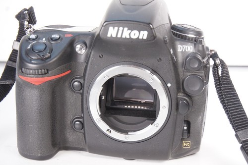 Nikon 700 scocca scatti - d,