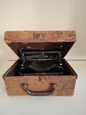 Macchina da scrivere portatile