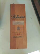 Ballantines, astuccio di legno vuoto, altezza 27,5 cm, base 10x10cm, vuota.