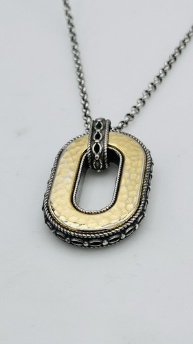 Collana con ciondolo ovale - , in