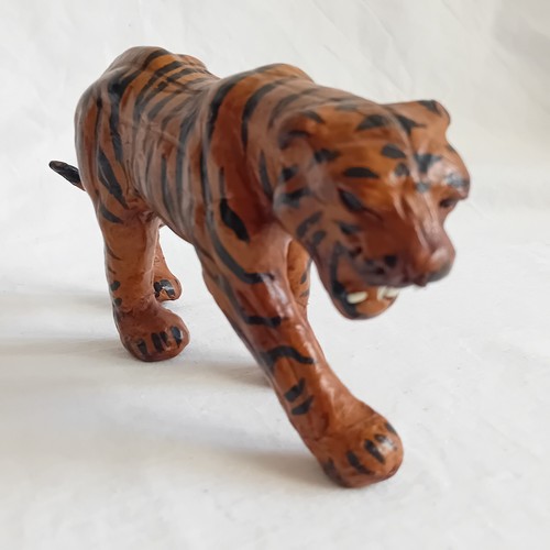 Antica statua tigre - tigre, in