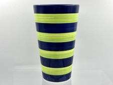 Vaso a righe in ceramica verde
