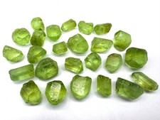 Cristalli di peridoto naturale
