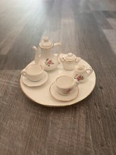 Mini Porzellan Teeservice.