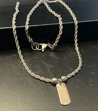 Collana da uomo con piastrina