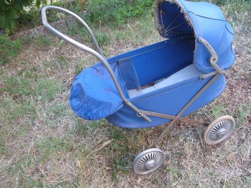 Carrozzina giocattolo vintage