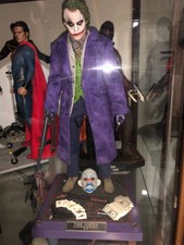 JOKER 2.0 DX11 HOT TOYS 1/6 + ACCESSORIO