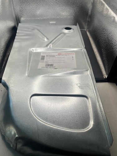 Mercedes benz 280ce trunk - mercedes,