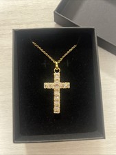 collana a croce con brillanti