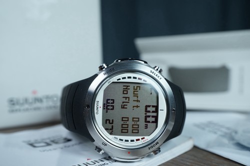 Orologio bussola digitale