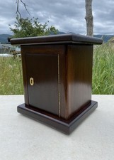 Tabernacolo  in legno di Toulipier e abete, fatto a mano ,28 X 24 X 31