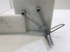 PEDANA POSTERIORE SINISTRA SUZUKI BANDIT S 600 2000-2005 / REAR FOOTREST LEFT