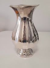 Vaso in argento 800 battuto a