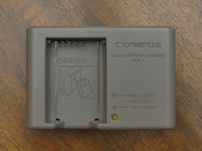 Caricabatteria originale Olympus BCN-1 BCN1 per batteria BLN1 BLN-1 E-M1 E-M5 Mark II EP5