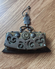 Antico Mechag tibetano/mongolo in cuoio e ottone con acciarino con pietra focaia