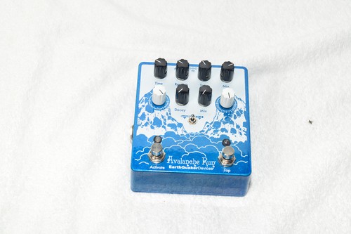 Earthquaker devices avalanche - earthquaker,
