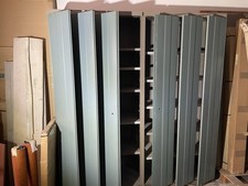 Mobile robusto in metallo per ufficio con ante a soffietto Mod . ICARUS Olivetti