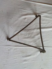 ANTICO TRESPOLO TREPPIEDI REGGIPENTOLA DA CAMINO IN FERRO .