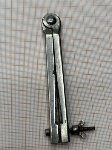 Vecchio strumento orologiaio
