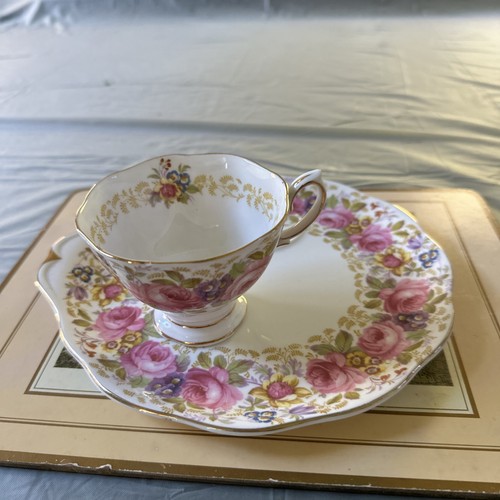 Vtg royal albert fine china - albert,