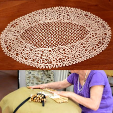 2-  CENTRO  OVALE  TOMBOLO A MANO FILO REFE CM 38X23  PANNA VALORE  200€ ca