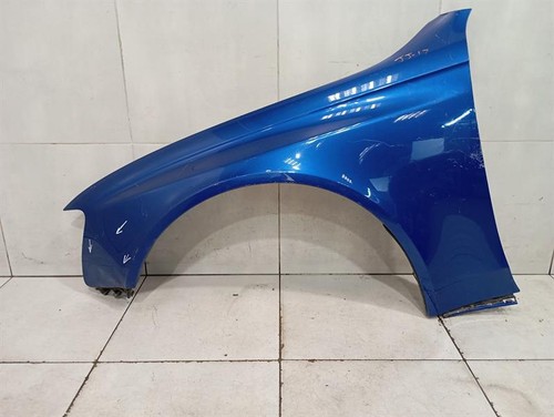 Audi rs4 left wing - 8k,