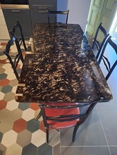 Tavolo in legno con piano effetto marmo in stile Art Déco anni 20 con n. 6 sedie