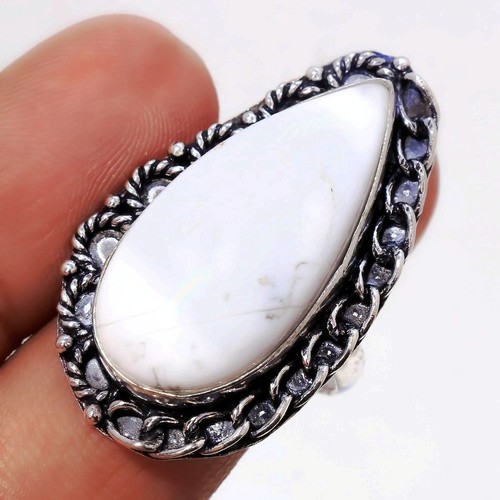 Anello con pietre preziose