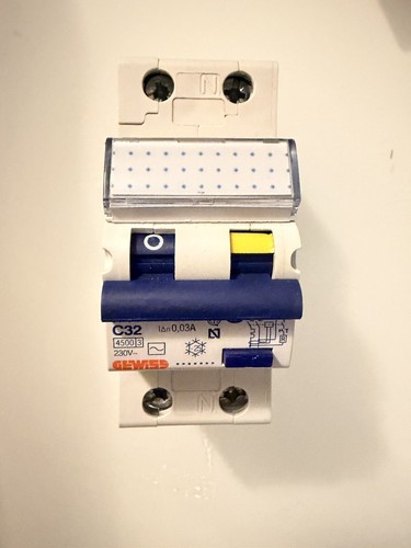 Interruttore magnetotermico