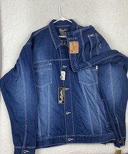 Tuta nuova con etichette