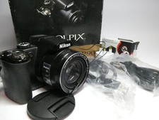 Nikon Coolpix P90 12,1 MP 24x Wide Zoom Full HD fotocamera bridge e SD da 8 GB in scatola