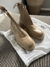 Stivali ZARA in pelle beige