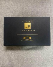 Oakley MUZM Straight Jacket 99