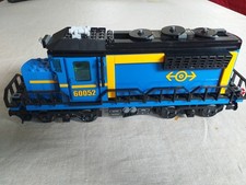 Lego 60052 Locomotiva merci con motore + carro merci e ruspa Lego 6678. 