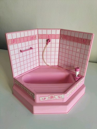 Barbie mattel living pretty
