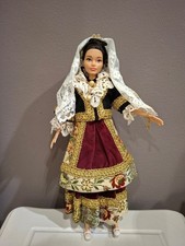 Barbie in Costume Tradizionale