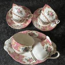 tazze, piattini, vassoio, zucchero e caraffa royal albert lady carlyle ottime condizioni