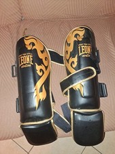 guantoni e parastinchi leone nuovi