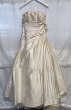 Abito da sposa senza spalline