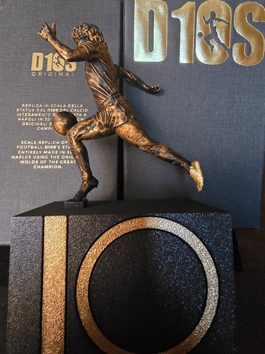 Diego maradona napoli statua - diego,