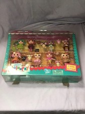 Nuovo (Piegato, Dusty Box/Sigilli) Toys-R-Us Lalaloopsy Mini Sweet Bakery 8 Bambole Animali Domestici