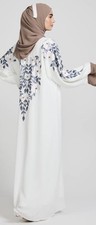 Abaya aperta ricamata floreale