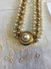 Collana a 3 fili in perle finte dorate e fermaglio vintage anni 60