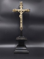 Antico crocifisso da altare in